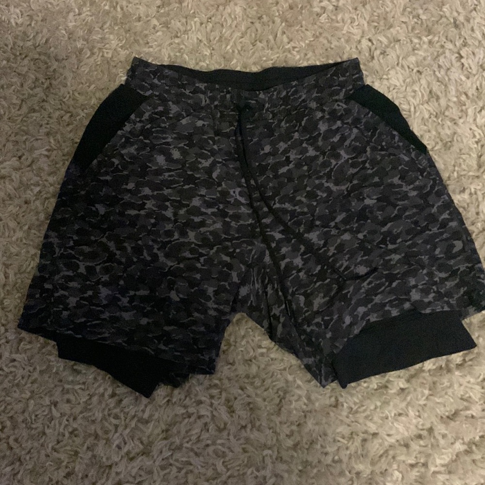 LULULEMON MENS SURGE SHORT 6" LINED - LARGE